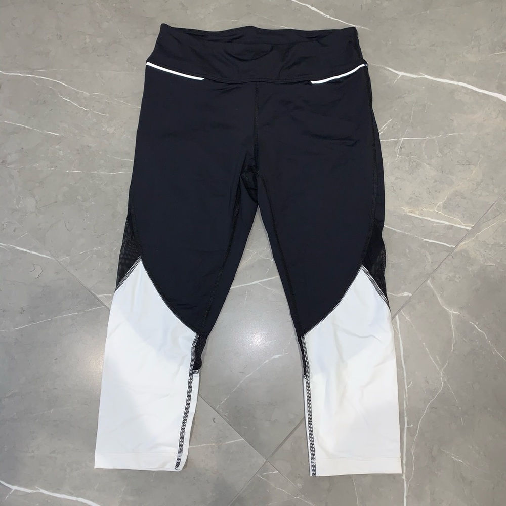 ALALA BLACK AND WHITE CAPRIS